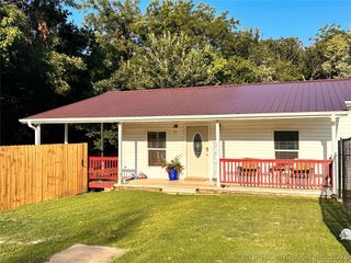 102 N 3rd Street, Hartshorne, OK 74547