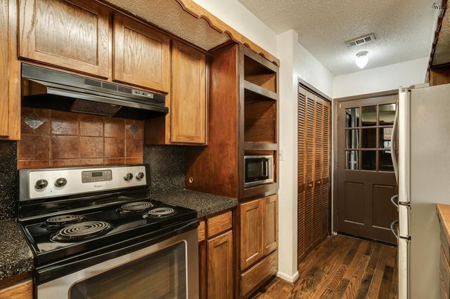 981 VICTORIA DRIVE, Burkburnett, TX 76354