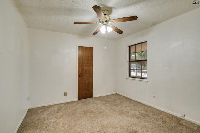 981 VICTORIA DRIVE, Burkburnett, TX 76354