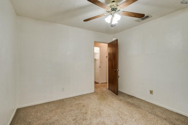 981 VICTORIA DRIVE, Burkburnett, TX 76354