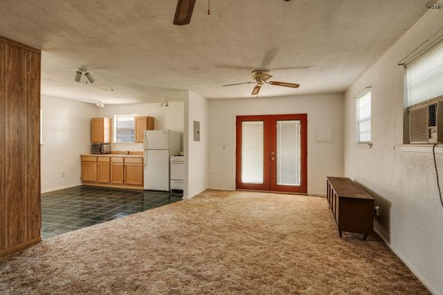 981 VICTORIA DRIVE, Burkburnett, TX 76354