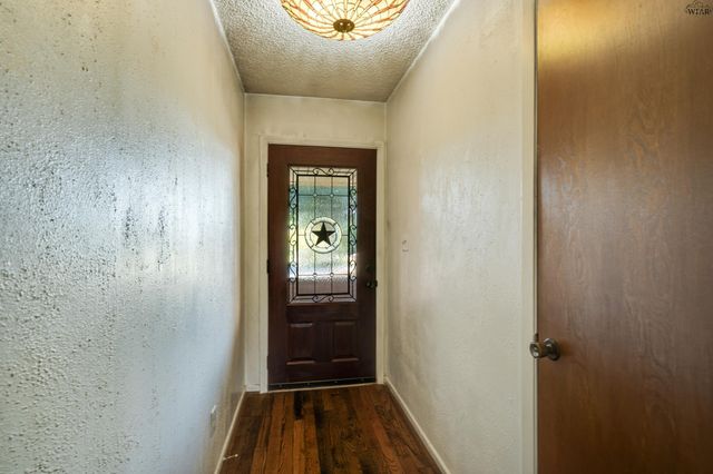 981 VICTORIA DRIVE, Burkburnett, TX 76354