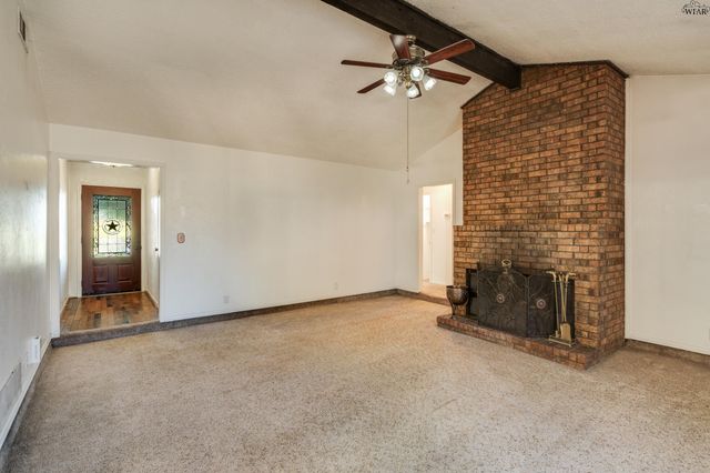 981 VICTORIA DRIVE, Burkburnett, TX 76354