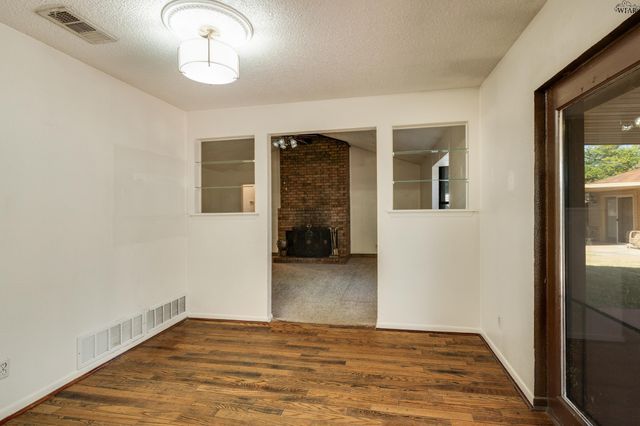 981 VICTORIA DRIVE, Burkburnett, TX 76354