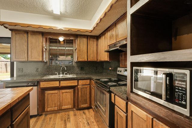 981 VICTORIA DRIVE, Burkburnett, TX 76354