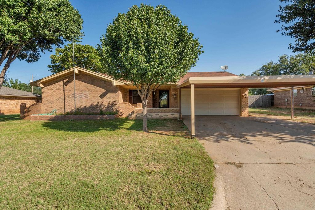 981 VICTORIA DRIVE, Burkburnett, TX 76354