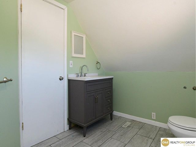 3338 Manderson Street, Omaha, NE 68111