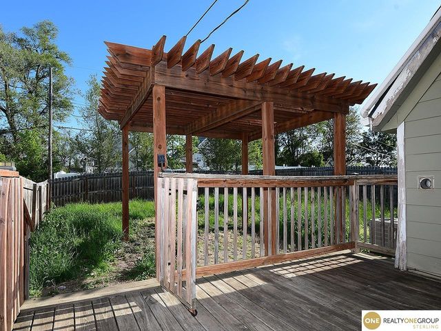 3338 Manderson Street, Omaha, NE 68111