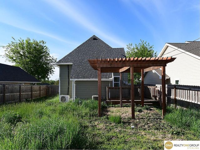 3338 Manderson Street, Omaha, NE 68111