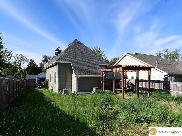 3338 Manderson Street, Omaha, NE 68111