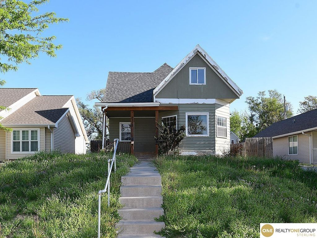 3338 Manderson Street, Omaha, NE 68111