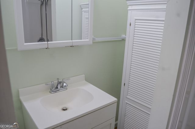 161 College Street, Parrott, GA 39877