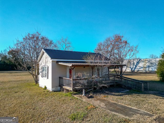 161 College Street, Parrott, GA 39877