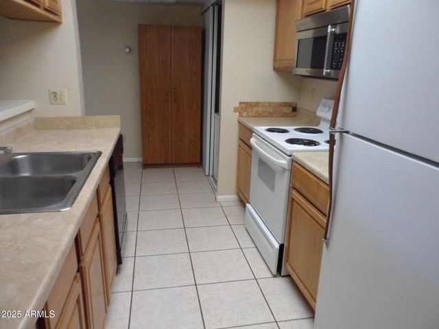 9340 N 92ND Street 117, Scottsdale, AZ 85258