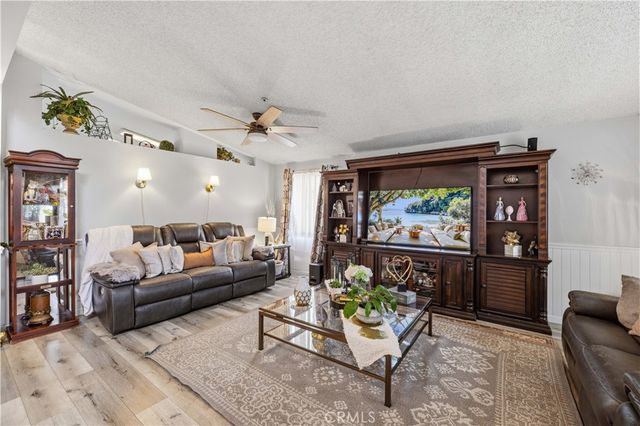 13691 Gavina 433, Sylmar, CA 91342