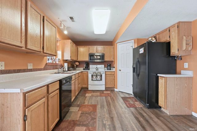 807 Larkwillow Court, Huntertown, IN 46748