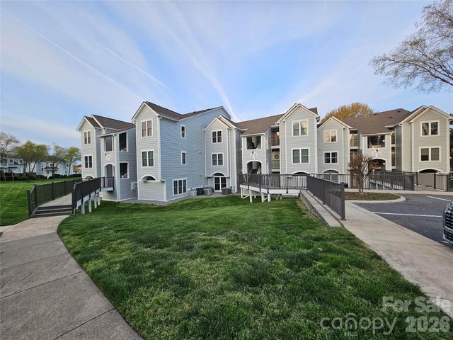 18709 Nautical Drive 305, Cornelius, NC 28031