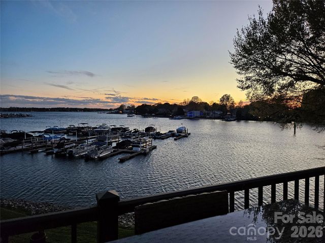 18709 Nautical Drive 305, Cornelius, NC 28031