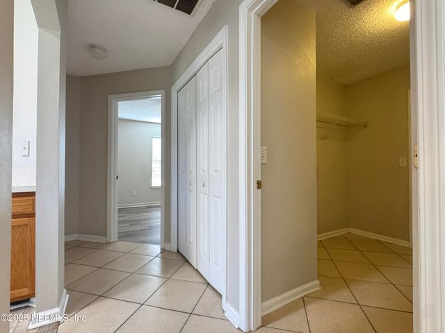 6835 OTTERS DEN Court, Jacksonville, FL 32219