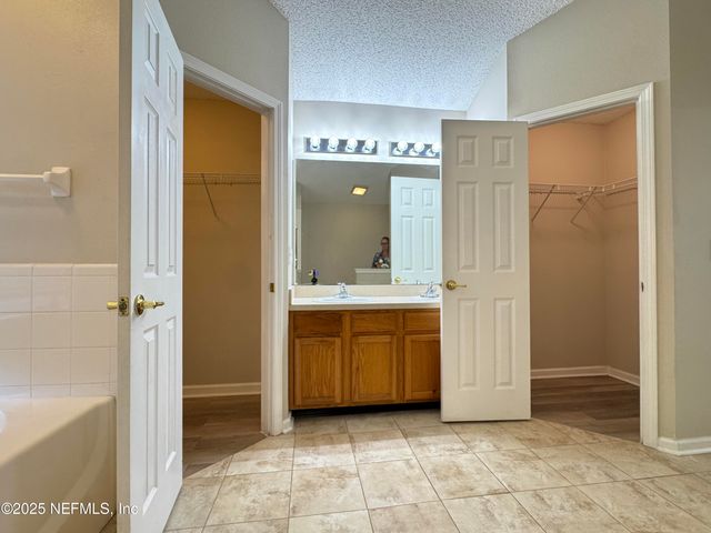 6835 OTTERS DEN Court, Jacksonville, FL 32219
