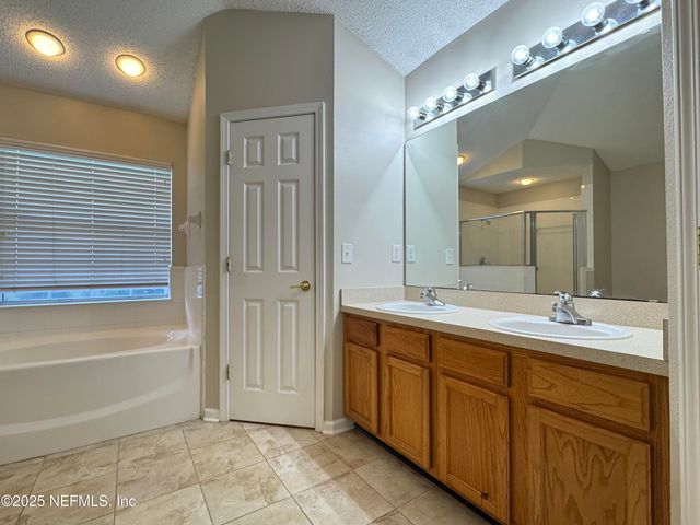 6835 OTTERS DEN Court, Jacksonville, FL 32219