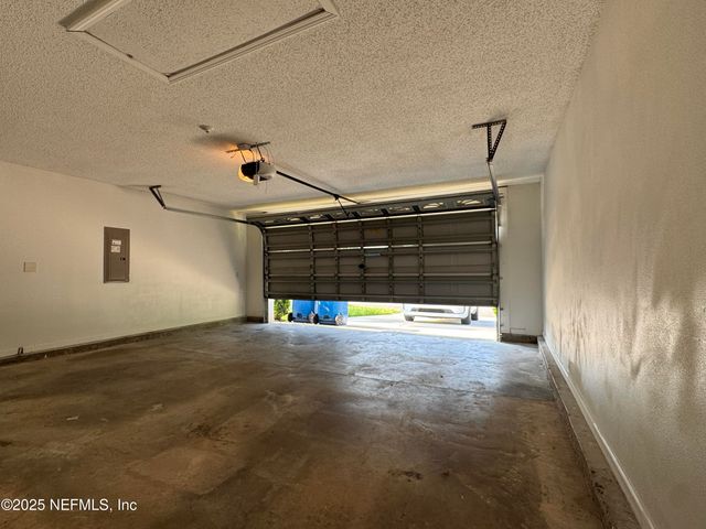 6835 OTTERS DEN Court, Jacksonville, FL 32219