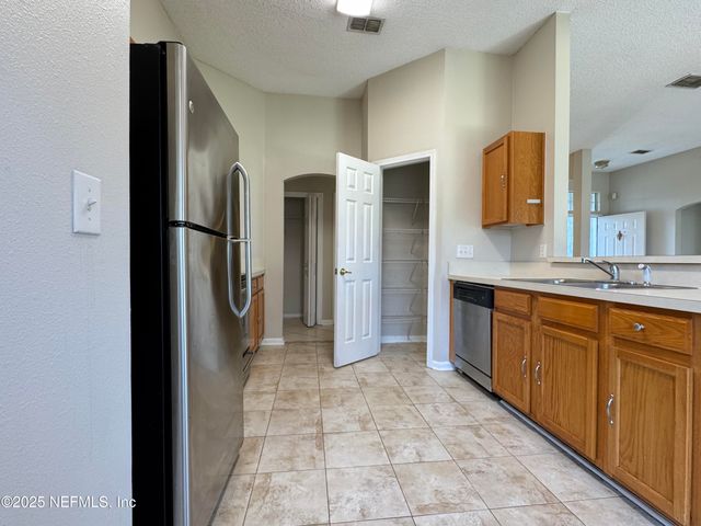 6835 OTTERS DEN Court, Jacksonville, FL 32219