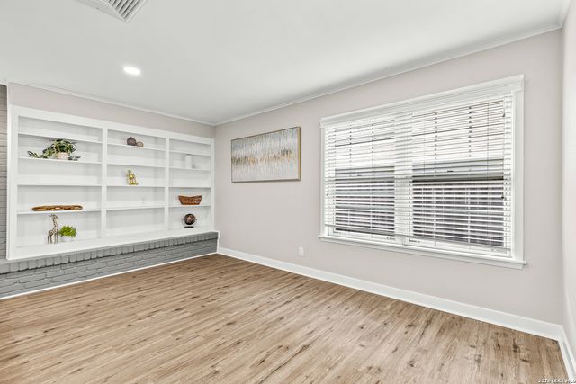 371 Pike, San Antonio, TX 78209