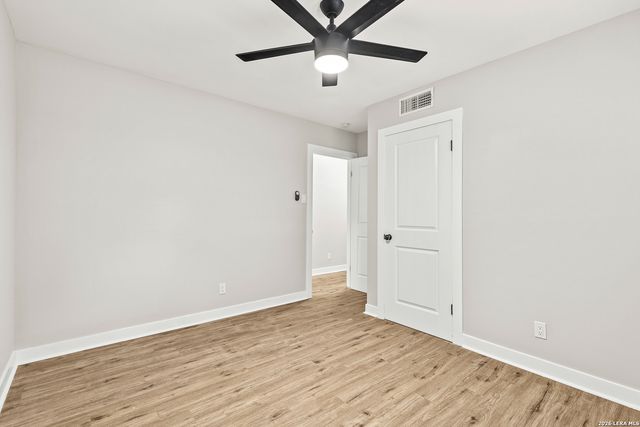 371 Pike, San Antonio, TX 78209