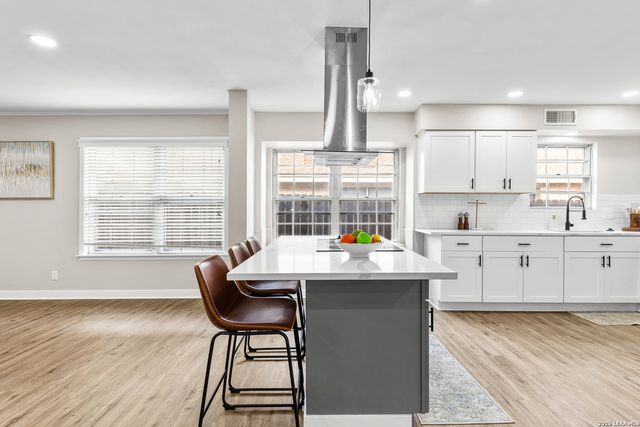 371 Pike, San Antonio, TX 78209