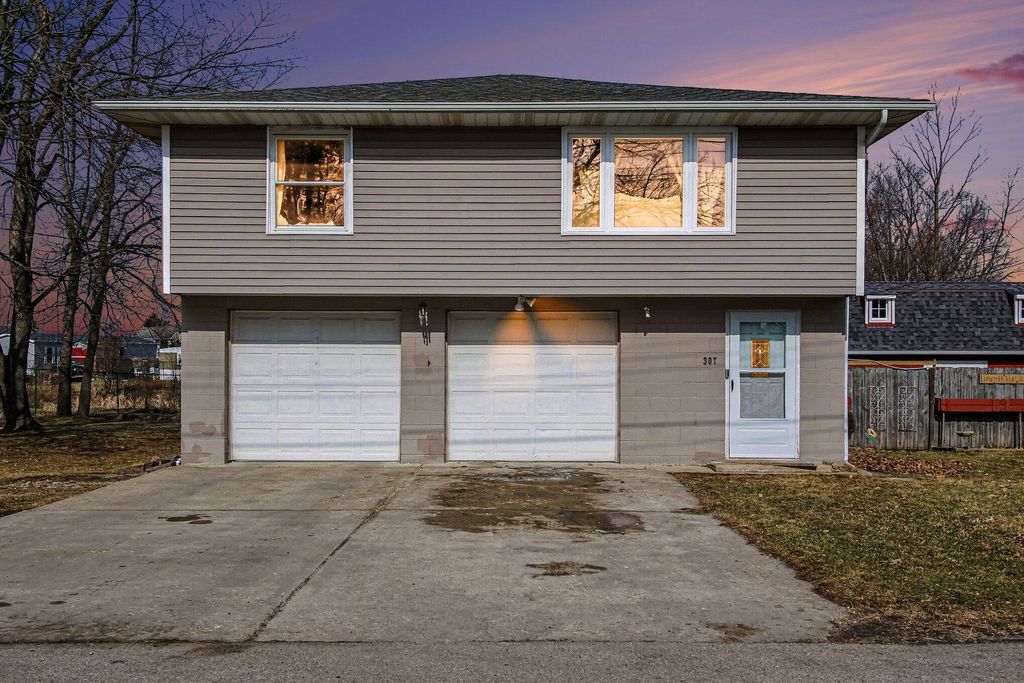 307 E Casey Street, Hebron, IN 46341