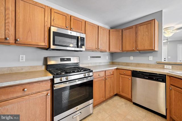 62 HIGHBRIDGE LN, West Deptford, NJ 08086