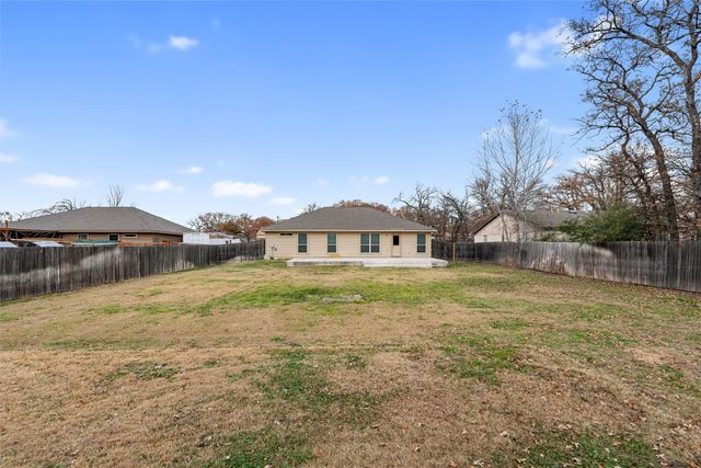 1627 Tanglewood Drive, Azle, TX 76020