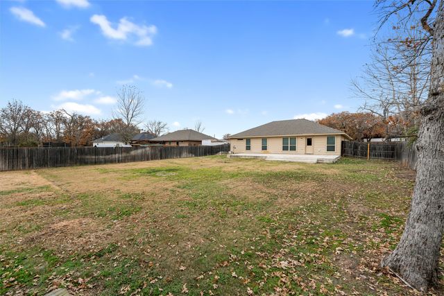 1627 Tanglewood Drive, Azle, TX 76020