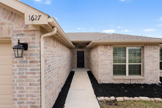1627 Tanglewood Drive, Azle, TX 76020