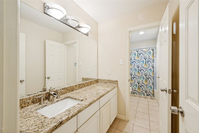 841 Forest Hollow Drive, Hurst, TX 76053