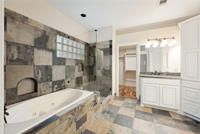 841 Forest Hollow Drive, Hurst, TX 76053