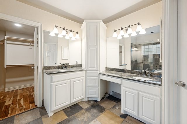841 Forest Hollow Drive, Hurst, TX 76053