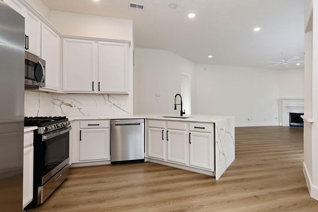 122 S Abram, The Woodlands, TX 77382