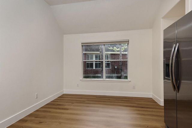 122 S Abram, The Woodlands, TX 77382