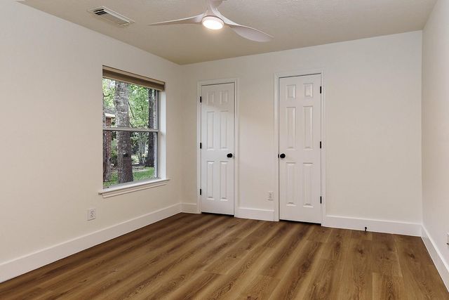 122 S Abram, The Woodlands, TX 77382