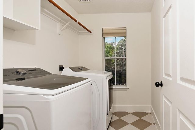 122 S Abram, The Woodlands, TX 77382