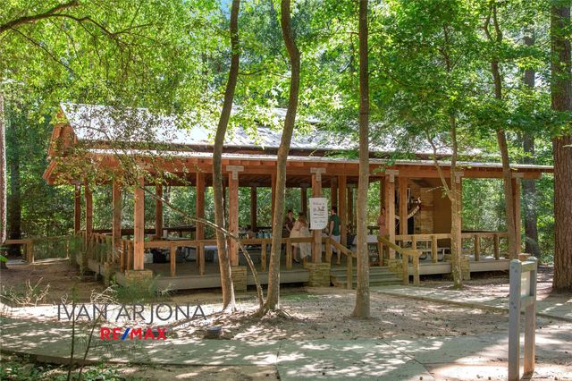 122 S Abram, The Woodlands, TX 77382