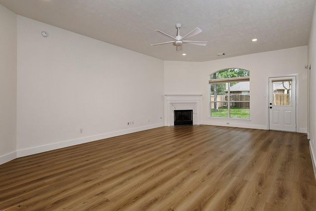 122 S Abram, The Woodlands, TX 77382