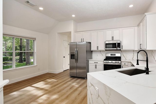 122 S Abram, The Woodlands, TX 77382