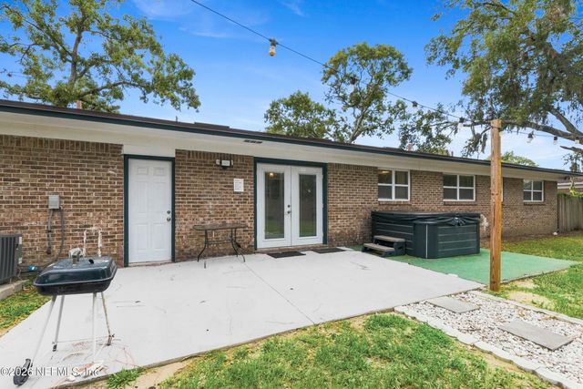 3972 UNIVERSITY CLUB Boulevard, Jacksonville, FL 32277