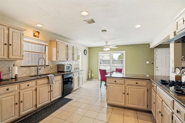 1808 Trinity Hill, Mesquite, TX 75181