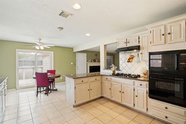 1808 Trinity Hill, Mesquite, TX 75181