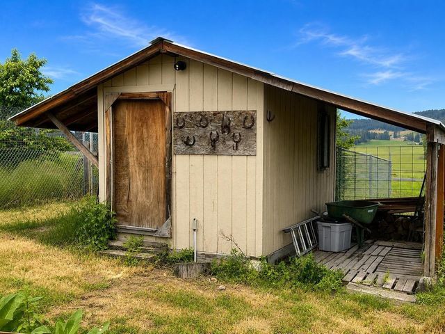 5203 Prufer Crosscut Rd, Deer Park, WA 99006