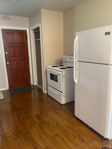 1402 Manorway, Tyler, TX 75702